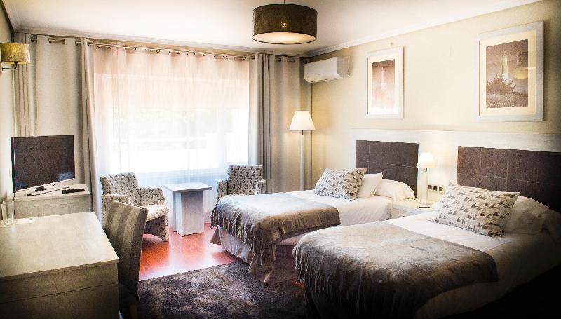 Sports Hotel Nayade Los Ángeles de San Rafael Εξωτερικό φωτογραφία